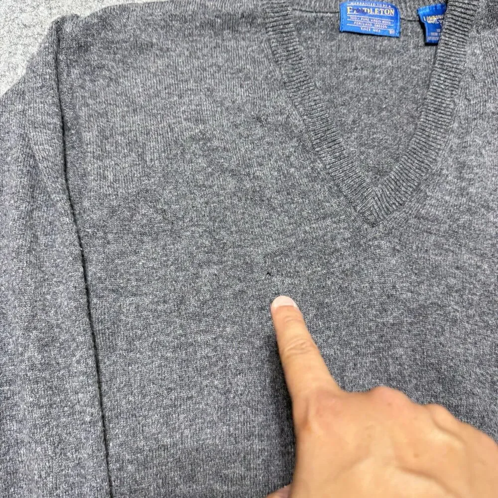 Vtg Pendleton Lambswool Sweater Mens M Gray V Neck Knit Virgin Wool Distressed